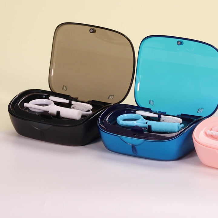 Retainer Case with Mirror & Magnetic Lid | Pines