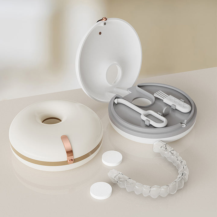 Cute Donut-Shaped Transparent Retainer Case for Aligners - Pines